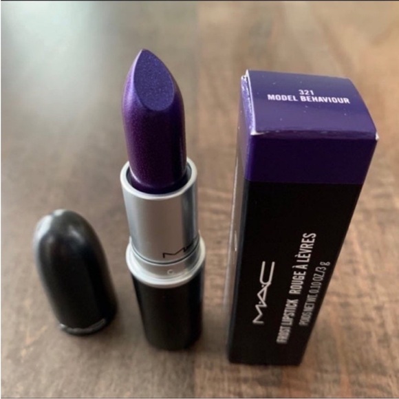 MAC Cosmetics Model Behaviour Lipstick 321  Deep Purple Frost - Picture 5 of 6